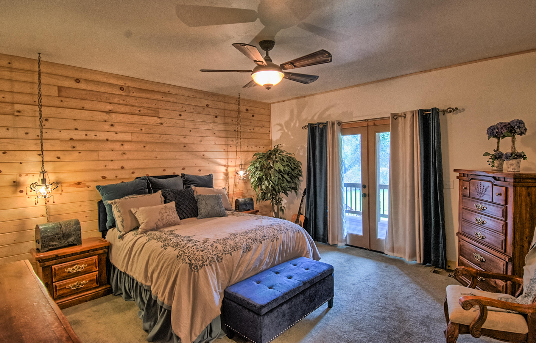 17647 Walker Mine Road Redding, CA 96003 - Photo 12 of 29 Master Bedroom