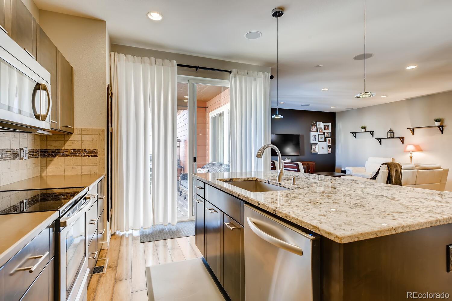 3366 Cranston Circle Highlands Ranch, CO 80126 - Photo 12 of 40