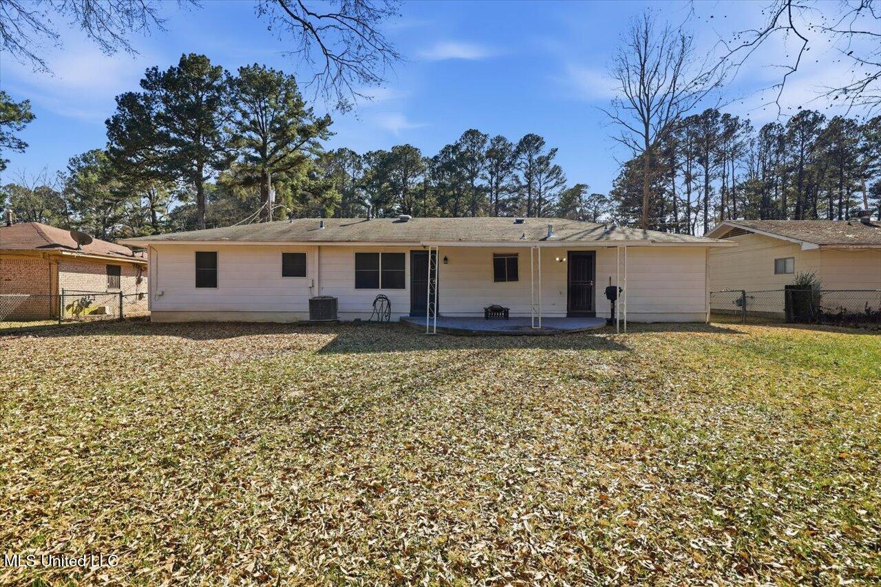 1150 Branch Street Jackson, MS 39212 - Photo 11 of 12 IMG_2559