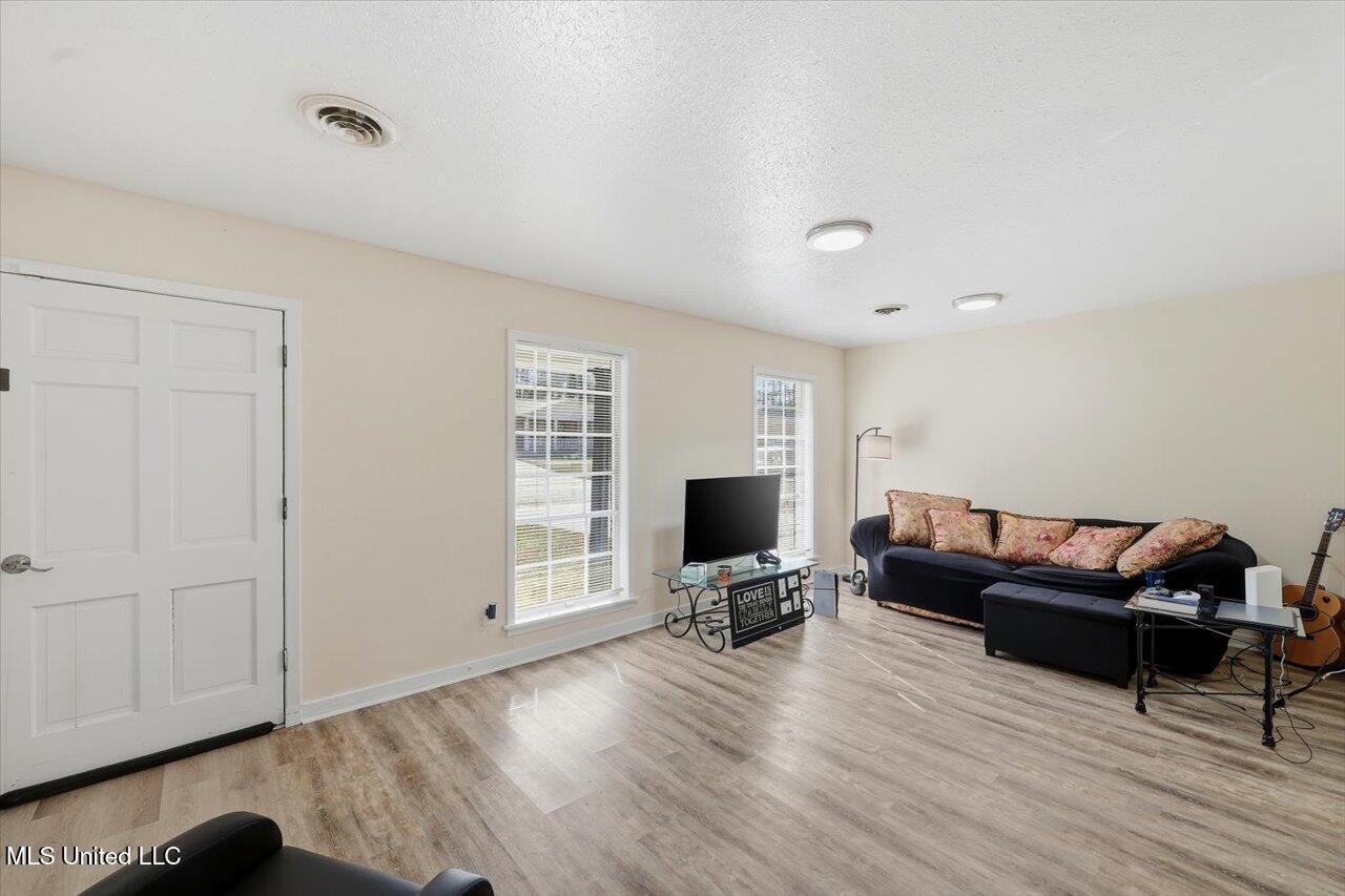 1150 Branch Street Jackson, MS 39212 - Photo 2 of 12 IMG_2550