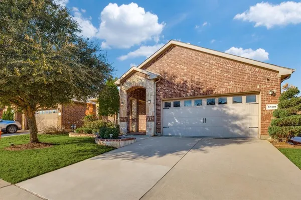 $2,500 | 5109 Glen Meadow Drive, Arlington, TX 76001