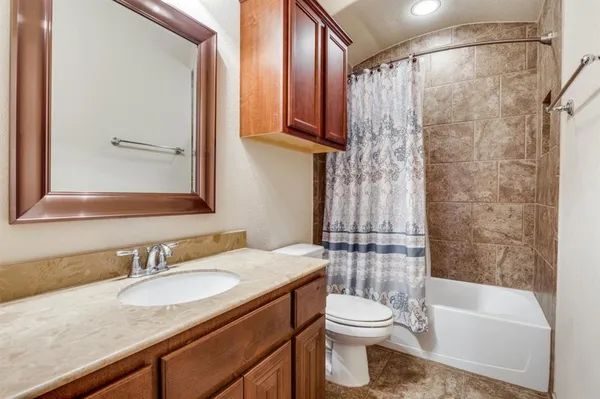 $2,500 | 5109 Glen Meadow Drive, Arlington, TX 76001