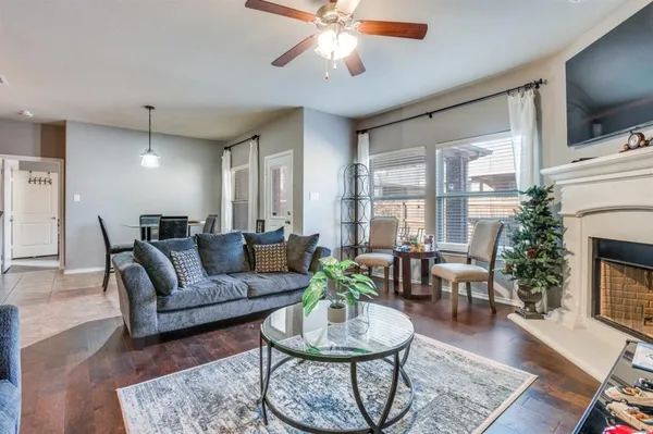 $2,500 | 5109 Glen Meadow Drive, Arlington, TX 76001