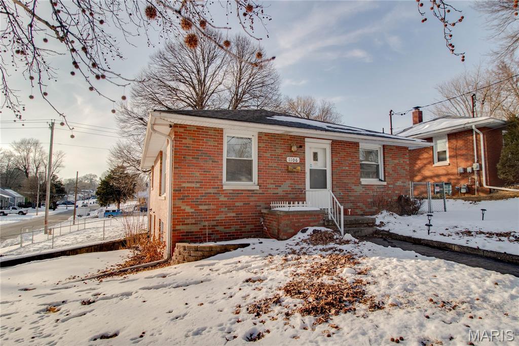 1106 Beaumont Street Alton, IL 62002 - Photo 3 of 28