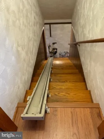 a view of entryway with a front door