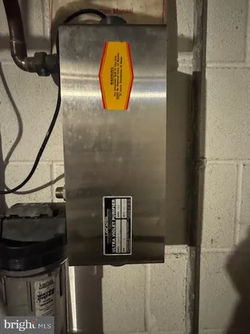 a view of house with yard