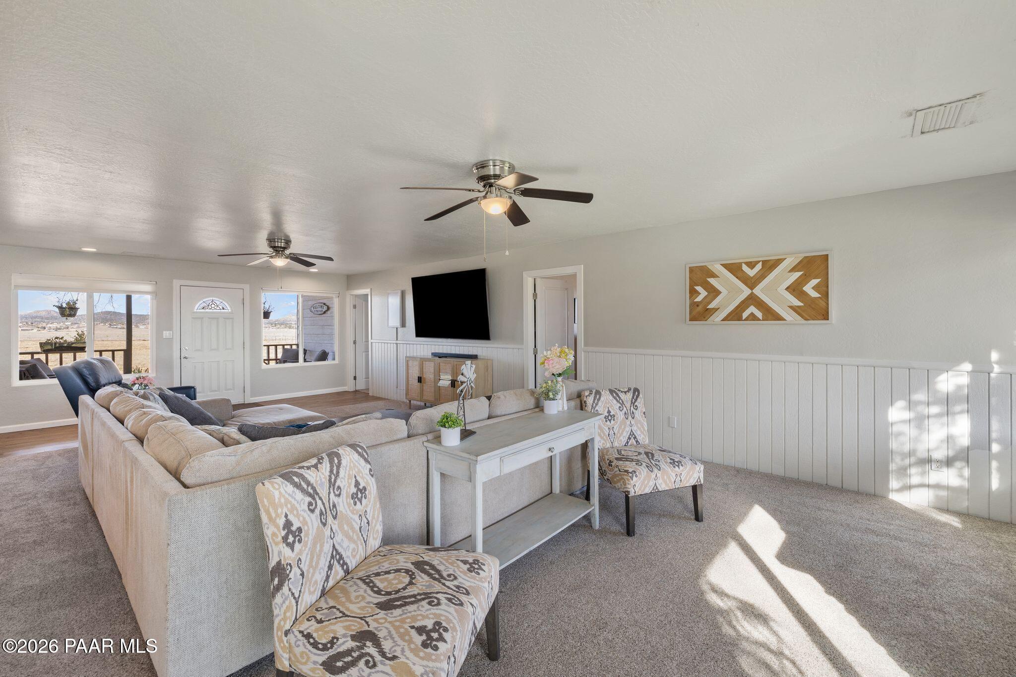 283 North Reed Road Chino Valley, AZ 86323 - Photo 8 of 66 6 Living Room