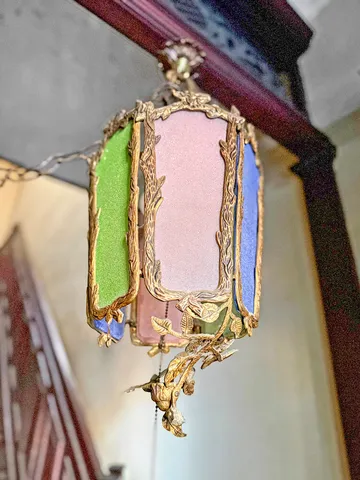 a close view of door lock