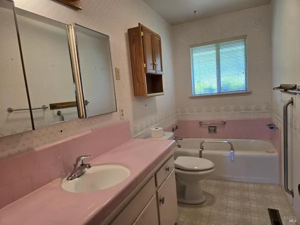 $1,100,000 | 7149 Lynch Road, Sebastopol, CA 95472