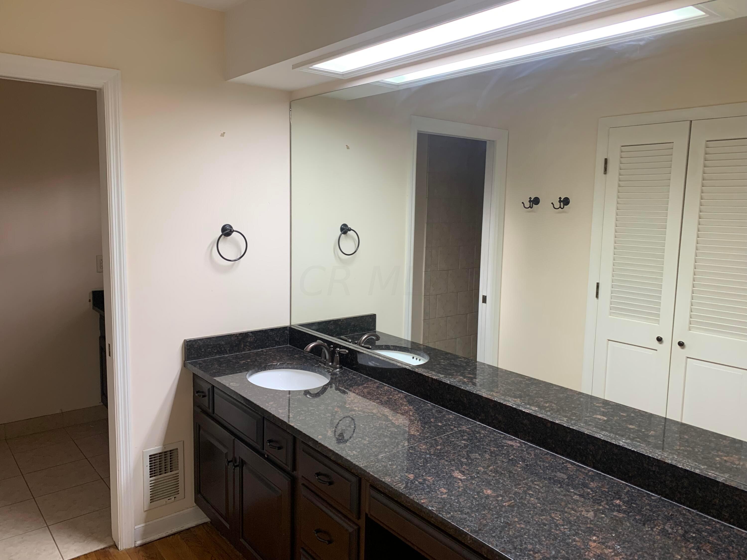 2100 Cheltenham Road Columbus, OH 43220 - Photo 12 of 13 Master Bath