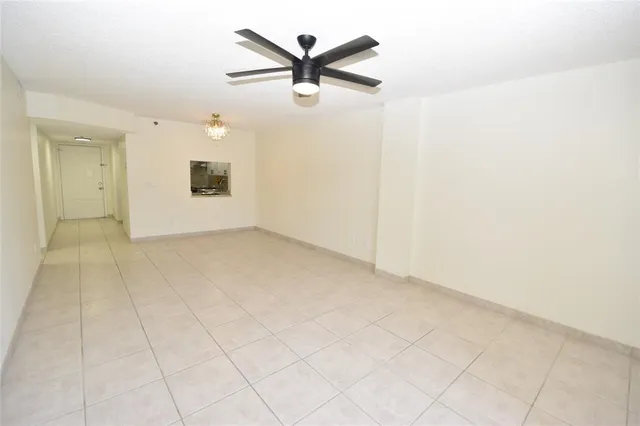 $2,000 | 896 North Federal Highway, Unit 331, Lantana, FL 33462