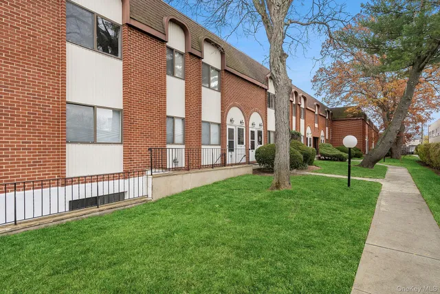 $3,795 | 140 McGlynn Place, Cedarhurst, NY 11516