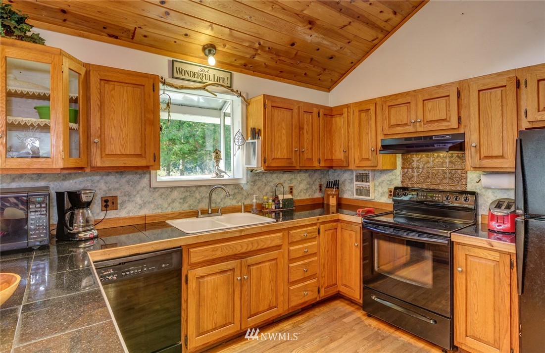 8421 Custer School Road Custer, WA 98240 - Photo 12 of 24