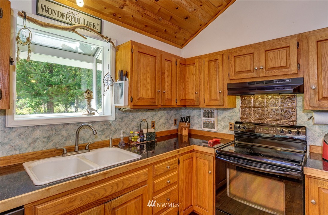 8421 Custer School Road Custer, WA 98240 - Photo 13 of 24