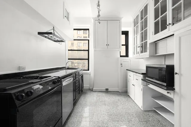 $8,000 | 205 West 89th Street, Unit 3S | Upper West Side