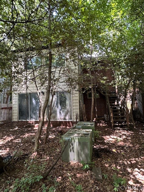 3423 Stuart Avenue Richmond, VA 23221 - Photo 5 of 9 a front view of a house with a yard