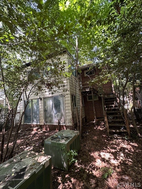 3423 Stuart Avenue Richmond, VA 23221 - Photo 8 of 9 a view of a backyard