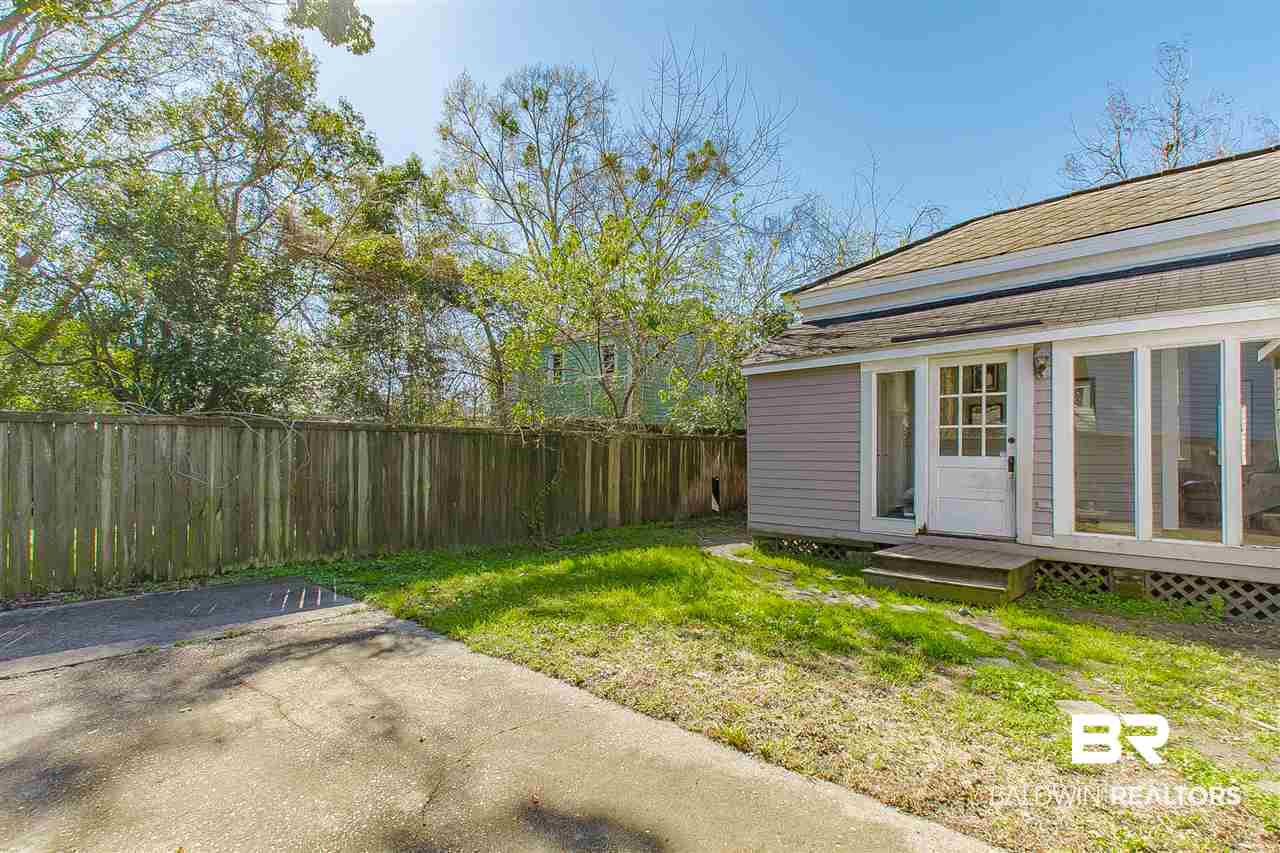 1057 Selma Street Mobile, AL 36604 - Photo 23 of 25 Backyard