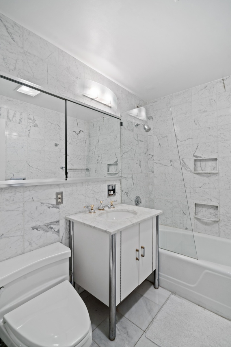 425 East 58th Street, Unit 36H Manhattan, NY 10022 - Photo 15 of 23