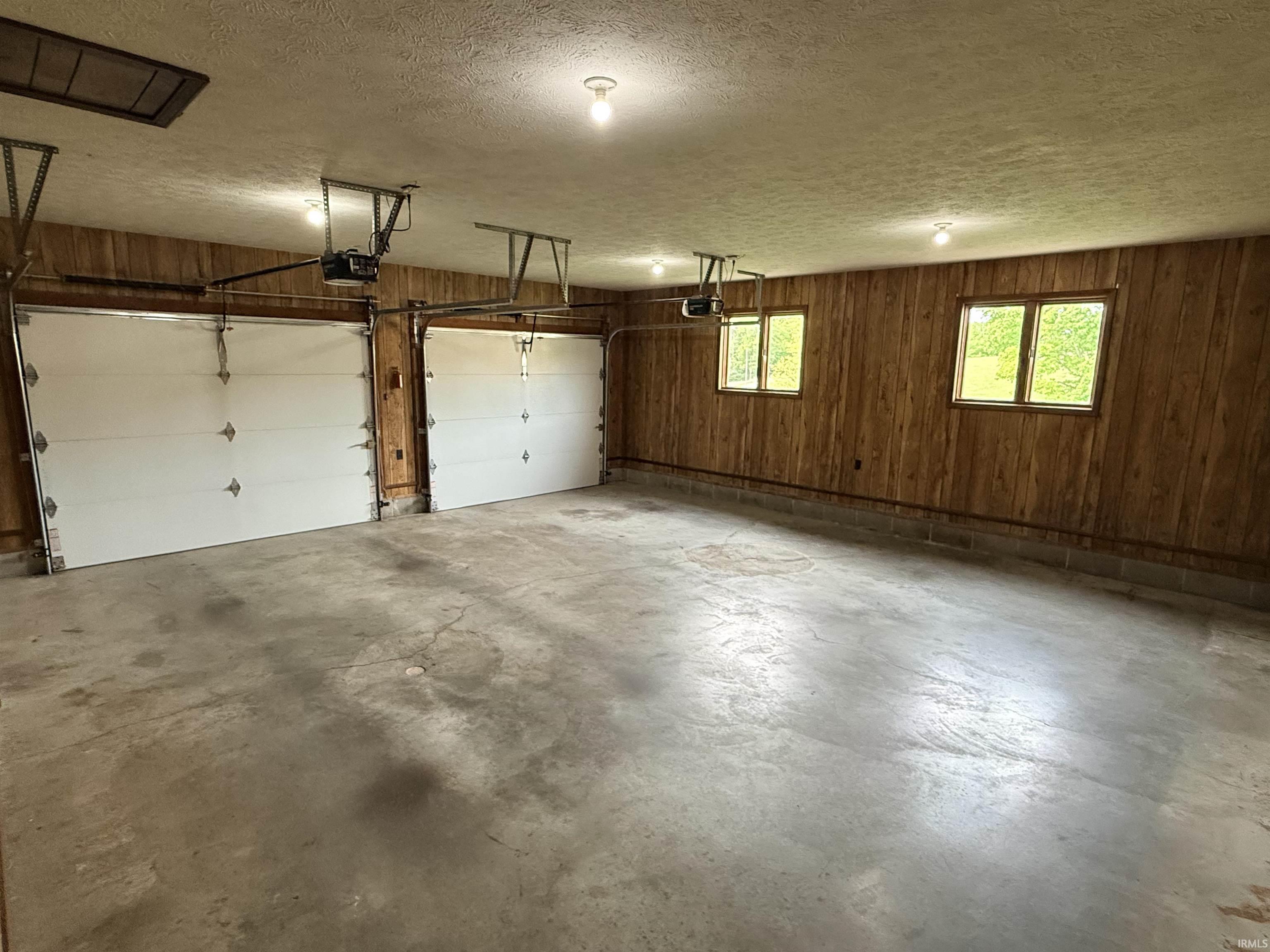 1300 Old Farm Road Bedford, IN 47421 - Photo 6 of 32