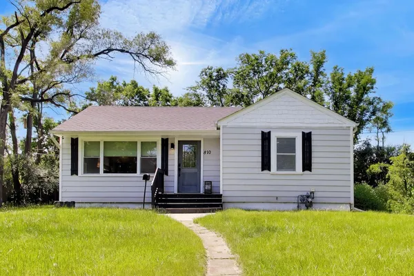 $599,900 | 810 South Jackson Street, Hinsdale, IL 60521