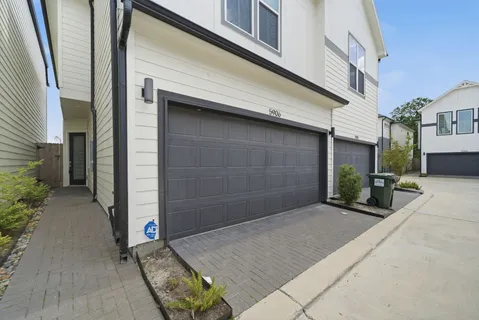 a view of a building along with street