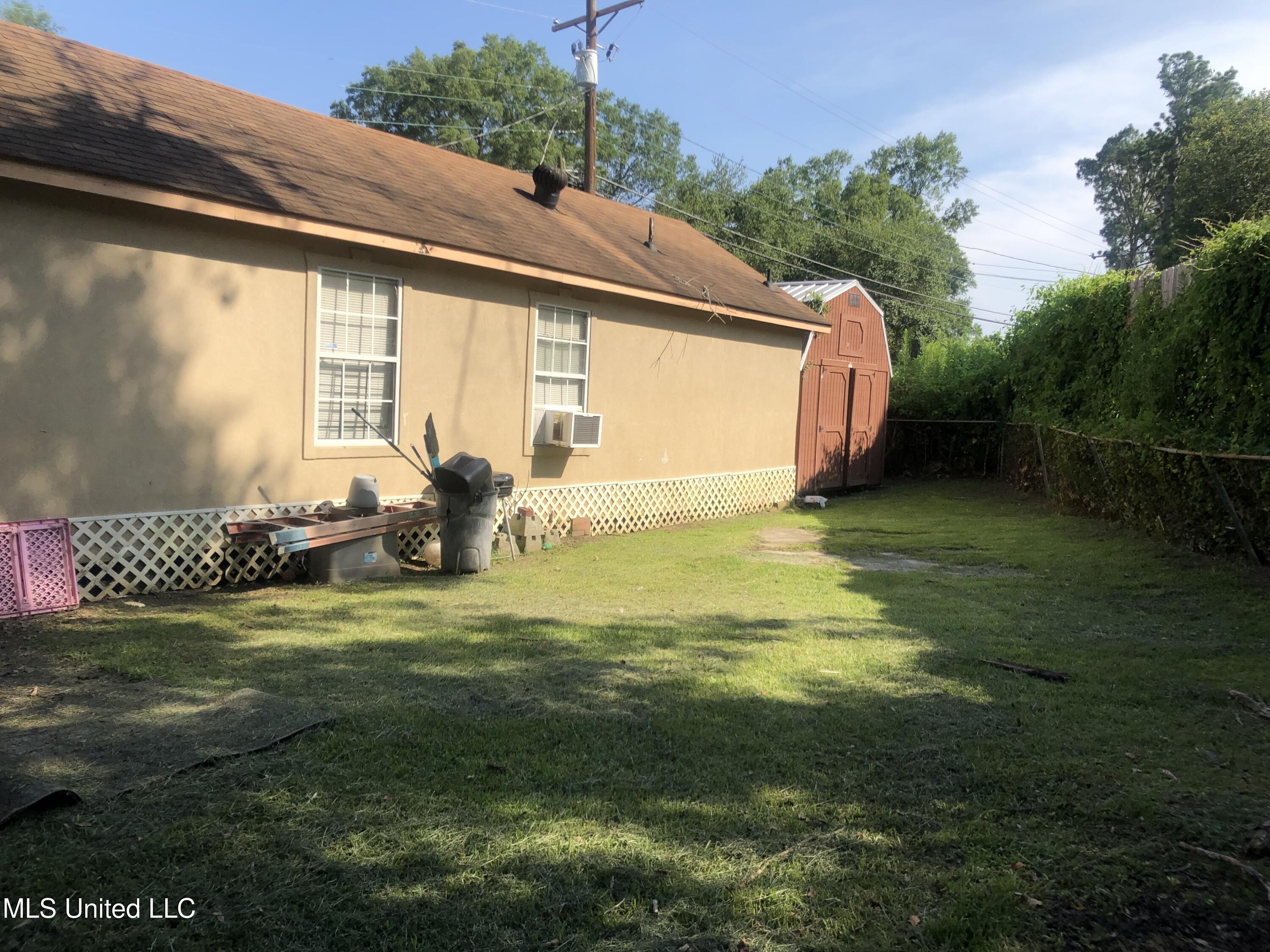 4201 Larchmont Street Jackson, MS 39209 - Photo 3 of 15 IMG_6953