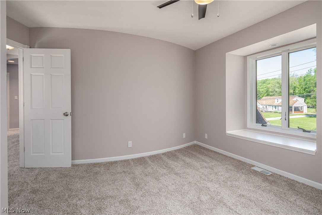 12950 Schreiber Road Valley View, OH 44125 - Photo 26 of 34