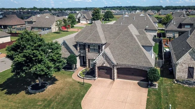 $464,000 | 275 Misty Fields Cove, Oakland, TN 38060
