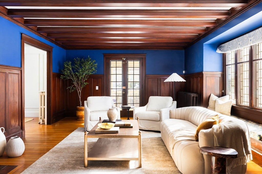 323 Clark Road Brookline, MA 02445 - Photo 7 of 22