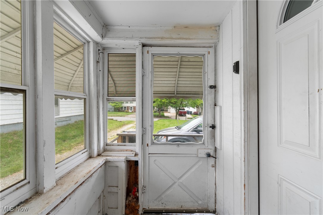 365 Stephens Road Akron, OH 44312 - Photo 2 of 25