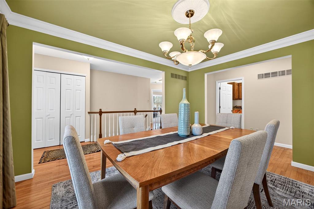 1925 Dewitt Ridge Drive Chesterfield, MO 63017 - Photo 11 of 54