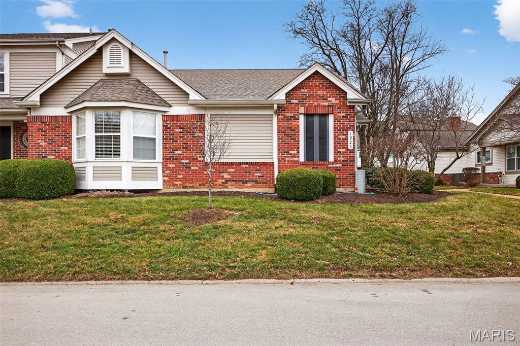 1925 Dewitt Ridge Drive Chesterfield, MO 63017 - Photo 3 of 54