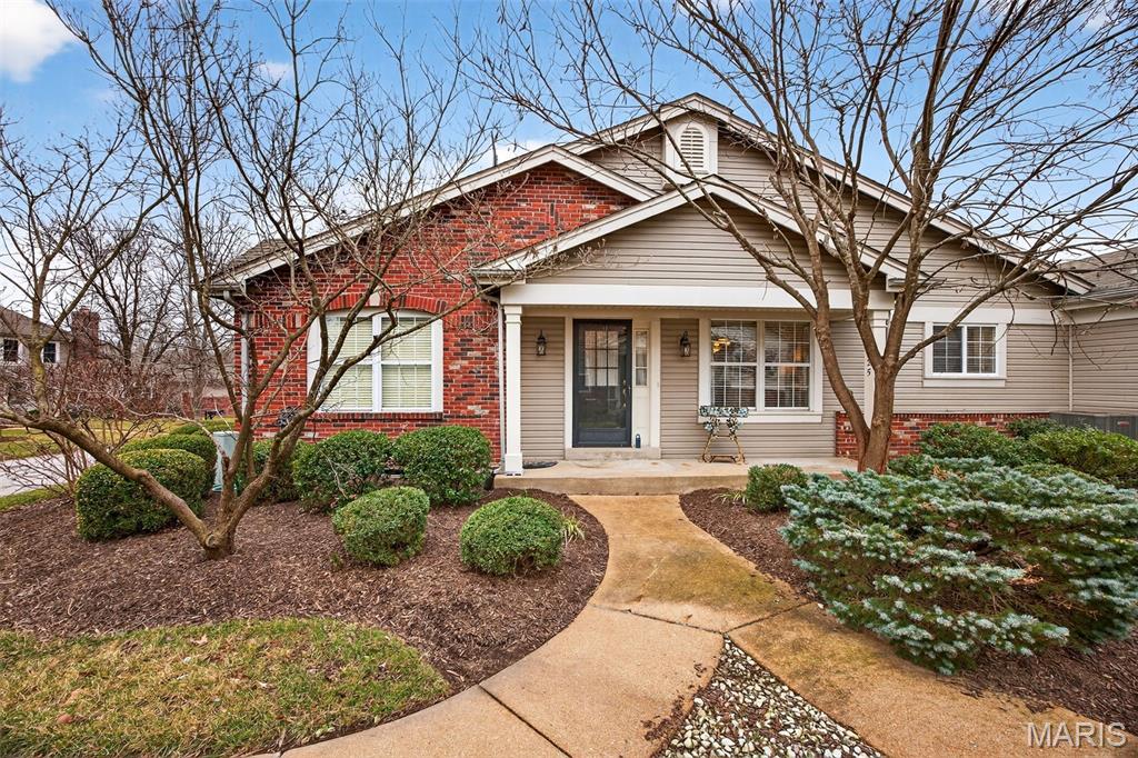 1925 Dewitt Ridge Drive Chesterfield, MO 63017 - Photo 4 of 54