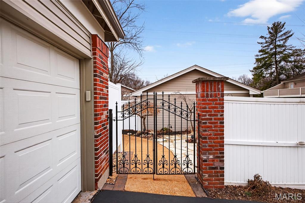 1925 Dewitt Ridge Drive Chesterfield, MO 63017 - Photo 46 of 54