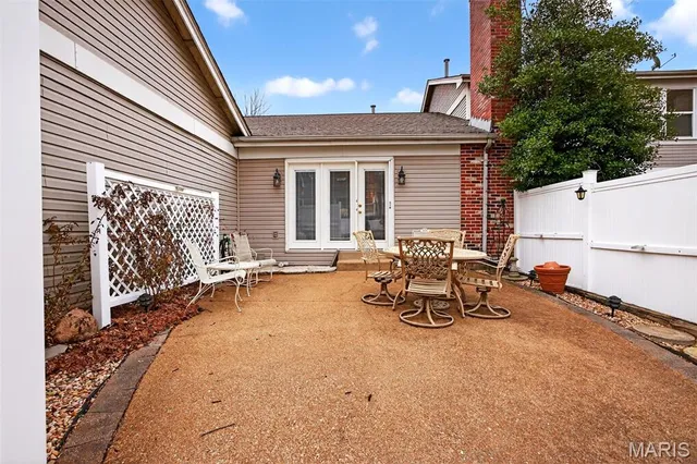 $385,000 | 1925 Dewitt Ridge Drive, Chesterfield, MO 63017