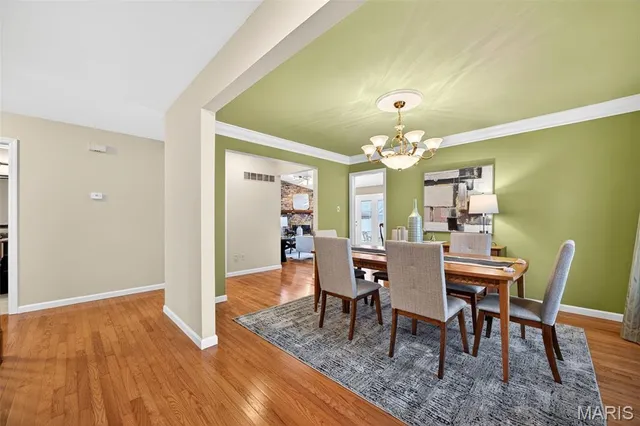 $385,000 | 1925 Dewitt Ridge Drive, Chesterfield, MO 63017