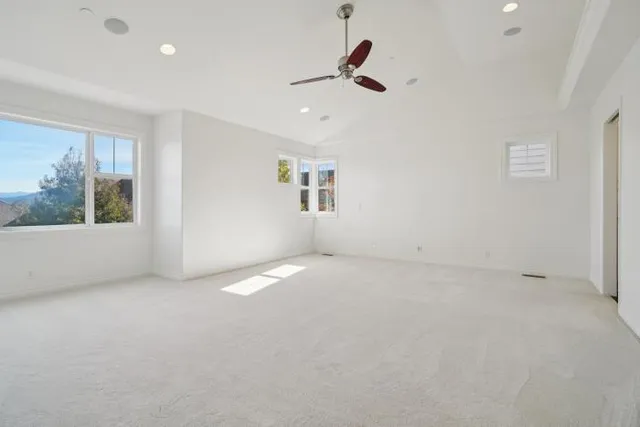 $1,895,000 | 833 Summerhill Ridge Drive Northwest, Issaquah, WA 98027