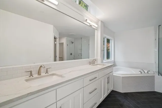 $1,895,000 | 833 Summerhill Ridge Drive Northwest, Issaquah, WA 98027