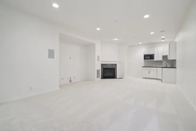 $1,895,000 | 833 Summerhill Ridge Drive Northwest, Issaquah, WA 98027