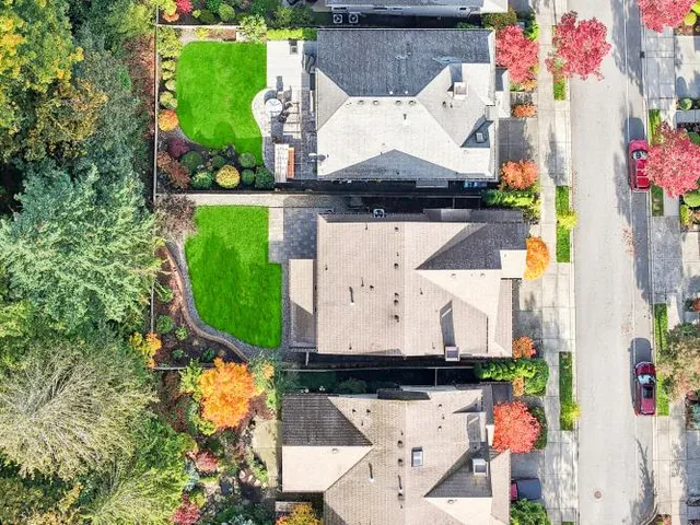 $1,895,000 | 833 Summerhill Ridge Drive Northwest, Issaquah, WA 98027