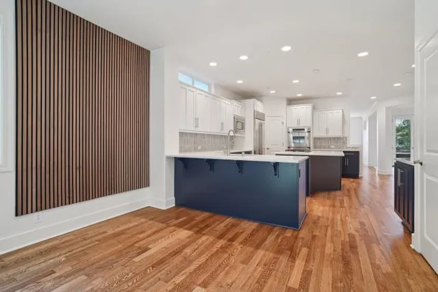 $1,895,000 | 833 Summerhill Ridge Drive Northwest, Issaquah, WA 98027