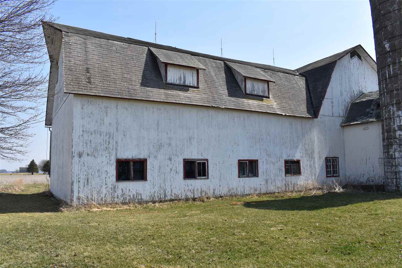 11595 East Blanchard Road Shepherd, MI 48883 - Photo 12 of 38 1886162-11.JPG