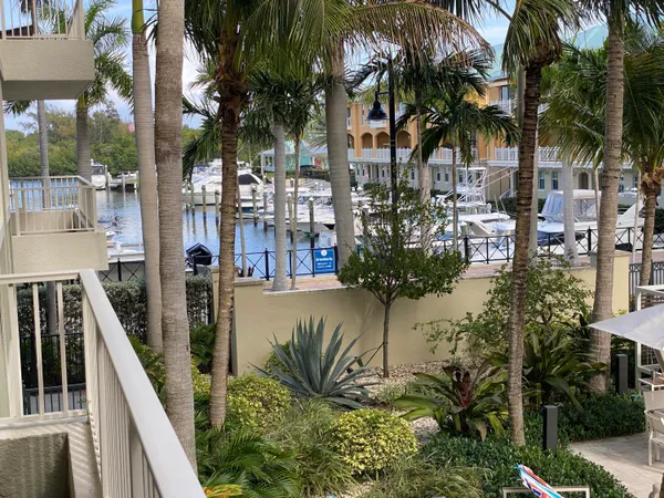 $2,800 | 700 East Boynton Beach Boulevard, Unit 203, Boynton Beach, FL 33435