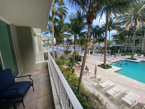 $2,800 | 700 East Boynton Beach Boulevard, Unit 203, Boynton Beach, FL 33435