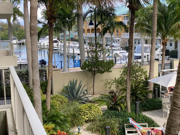 $2,800 | 700 East Boynton Beach Boulevard, Unit 203, Boynton Beach, FL 33435