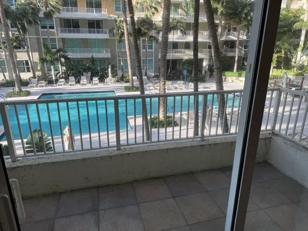$2,800 | 700 East Boynton Beach Boulevard, Unit 203, Boynton Beach, FL 33435
