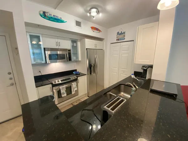 $2,800 | 700 East Boynton Beach Boulevard, Unit 203, Boynton Beach, FL 33435