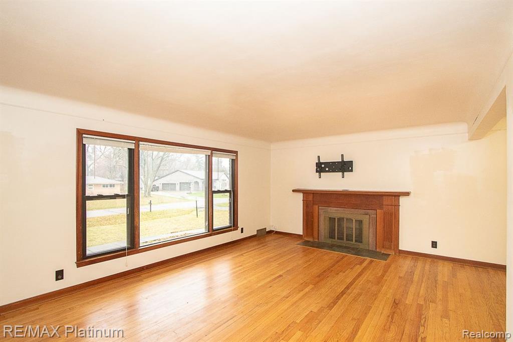 33166 Raphael Road Farmington Hills, MI 48336 - Photo 16 of 50