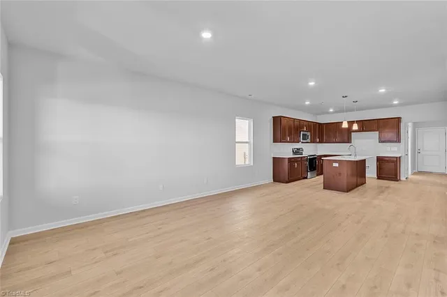 $320,000 | 156 Candytuft Court, Lexington, NC 27295